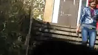 სუპერმოდელია ზის fat cock.