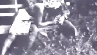 მინიმუმ ვინმე fucked.