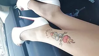 შავგვრემანი moisturizes მისი პირით cum შემდეგ სექსი.