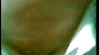 Genevieve Sinn sucks cock in dim სინათლის.